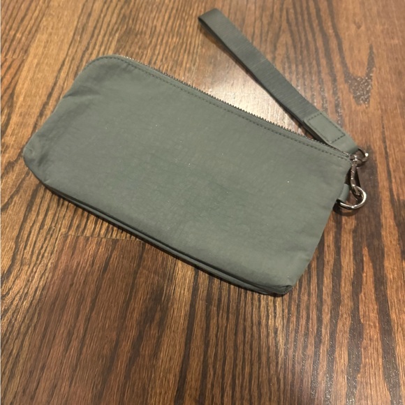 Lululemon curved wristlet light green - Picture 3 of 4